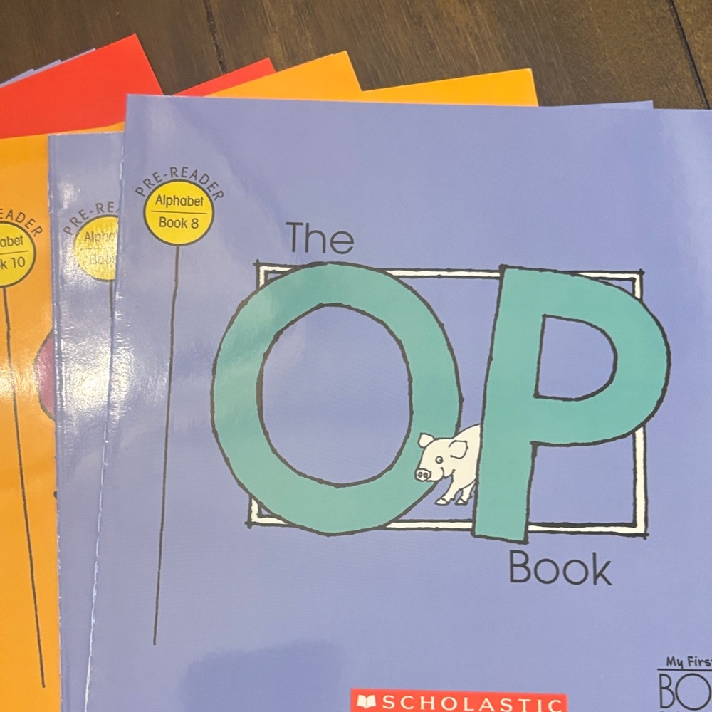 Scholastic BOB Books Pre-Reader Set - Yellow and Red - Picture 4 of 7